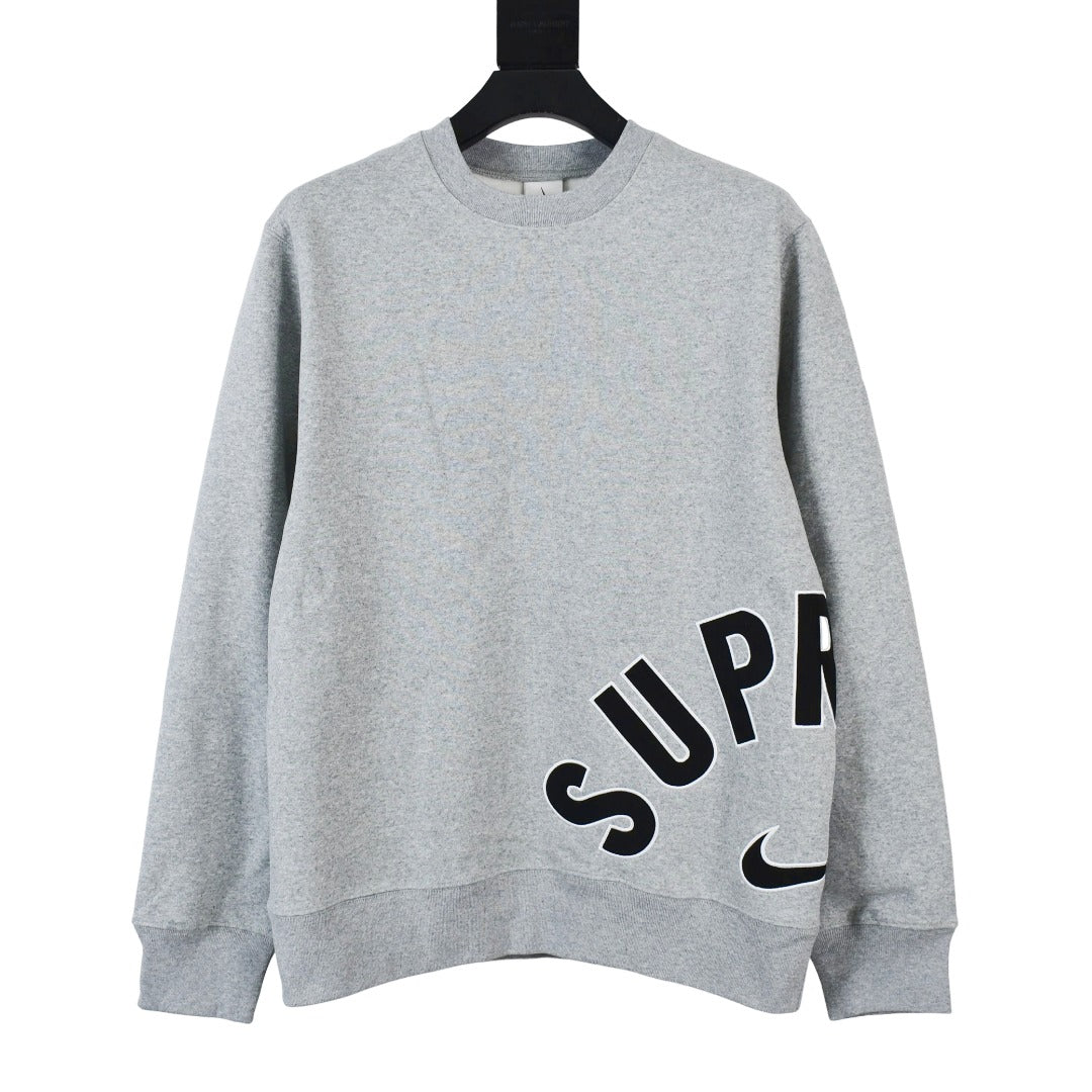 Arc Crewneck 共同ブランド刺繍入りフリース クルーネック スウェットシャツ