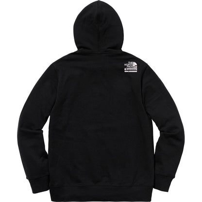 Supreme®/The North Face® 18FW メタリックロゴ フード付きスウェットシャツ