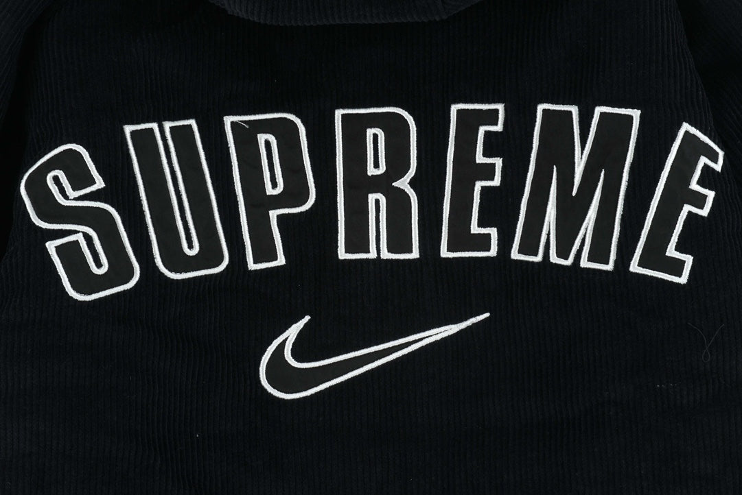 Supreme / Nike Arc コーデュロイ フーデッドジャケット "ブラック"（SUP-SS22-823）